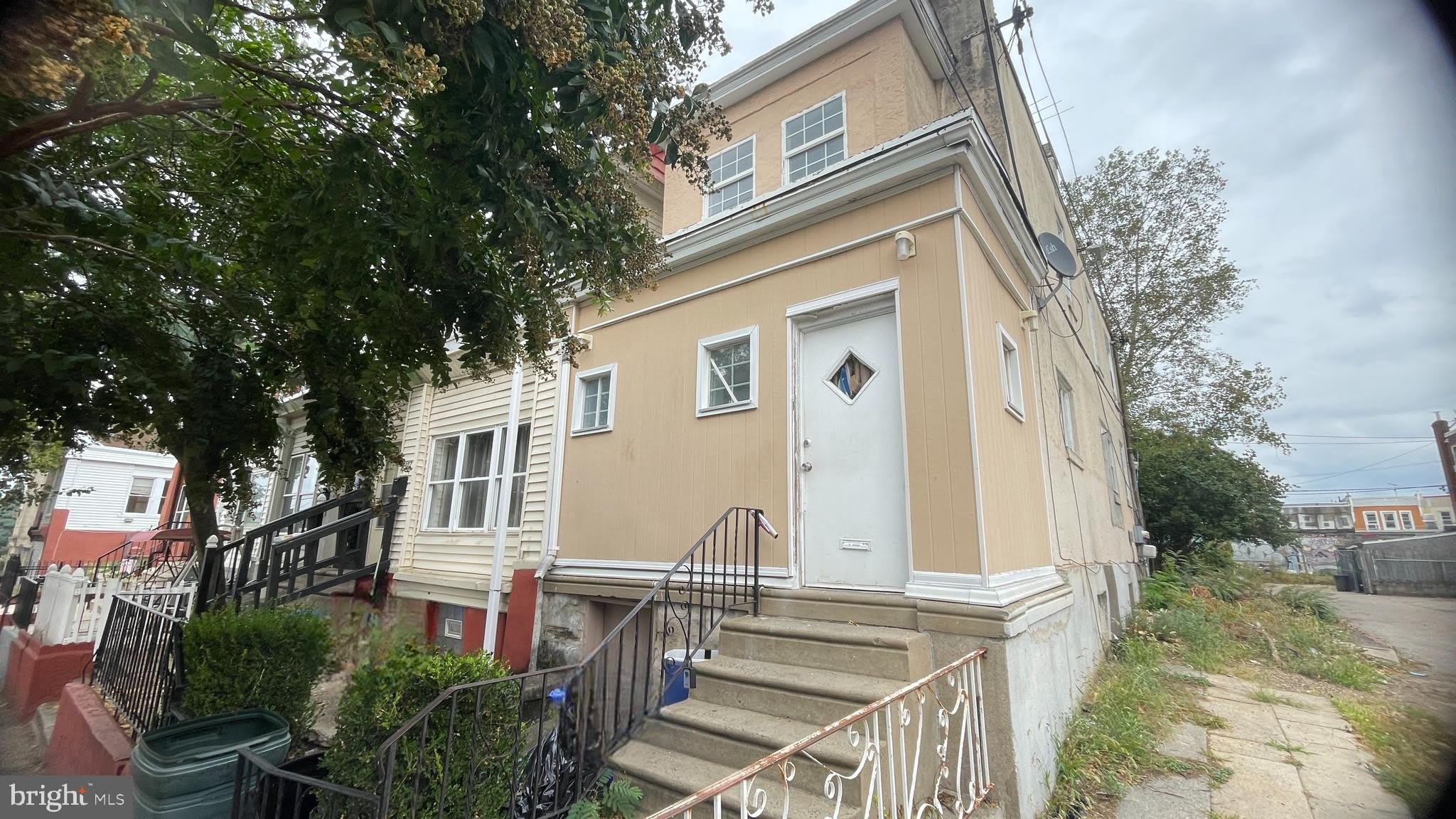 4405 N LAWRENCE Street – photo 1