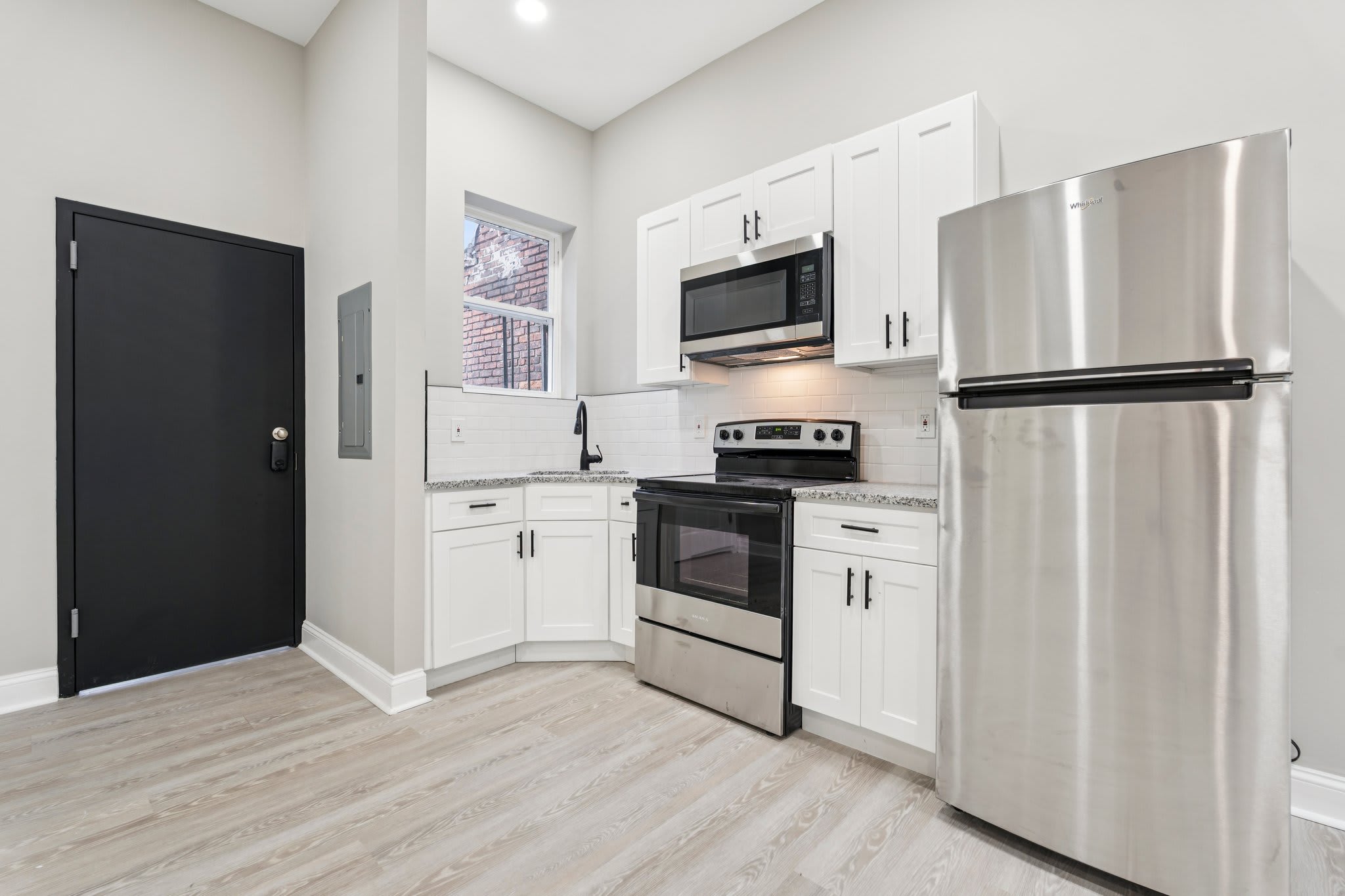 916 North Arlington Avenue – photo 1