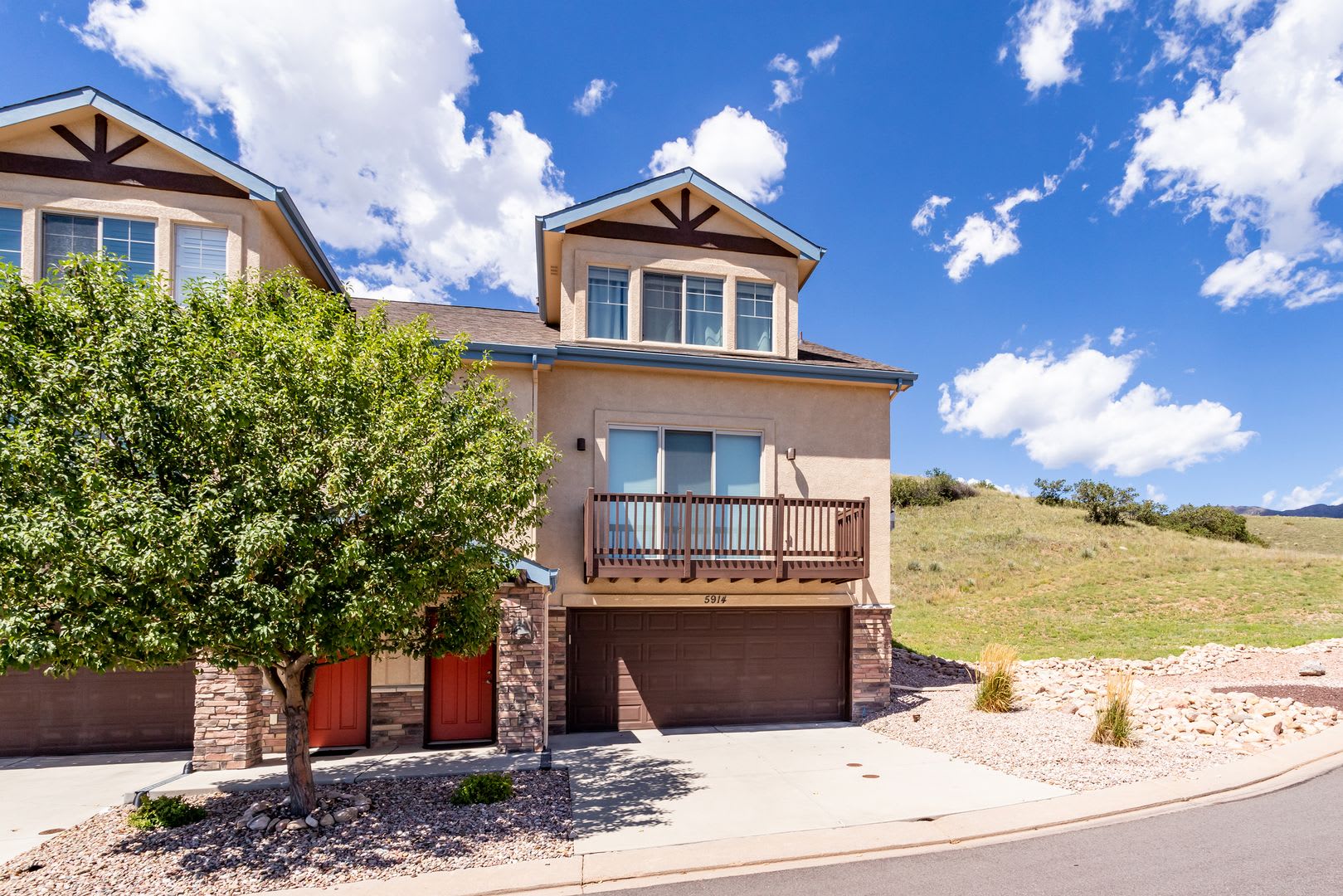 Mountain Shadows Gated Townhome with Mountain & Open Space Views!! – photo 1