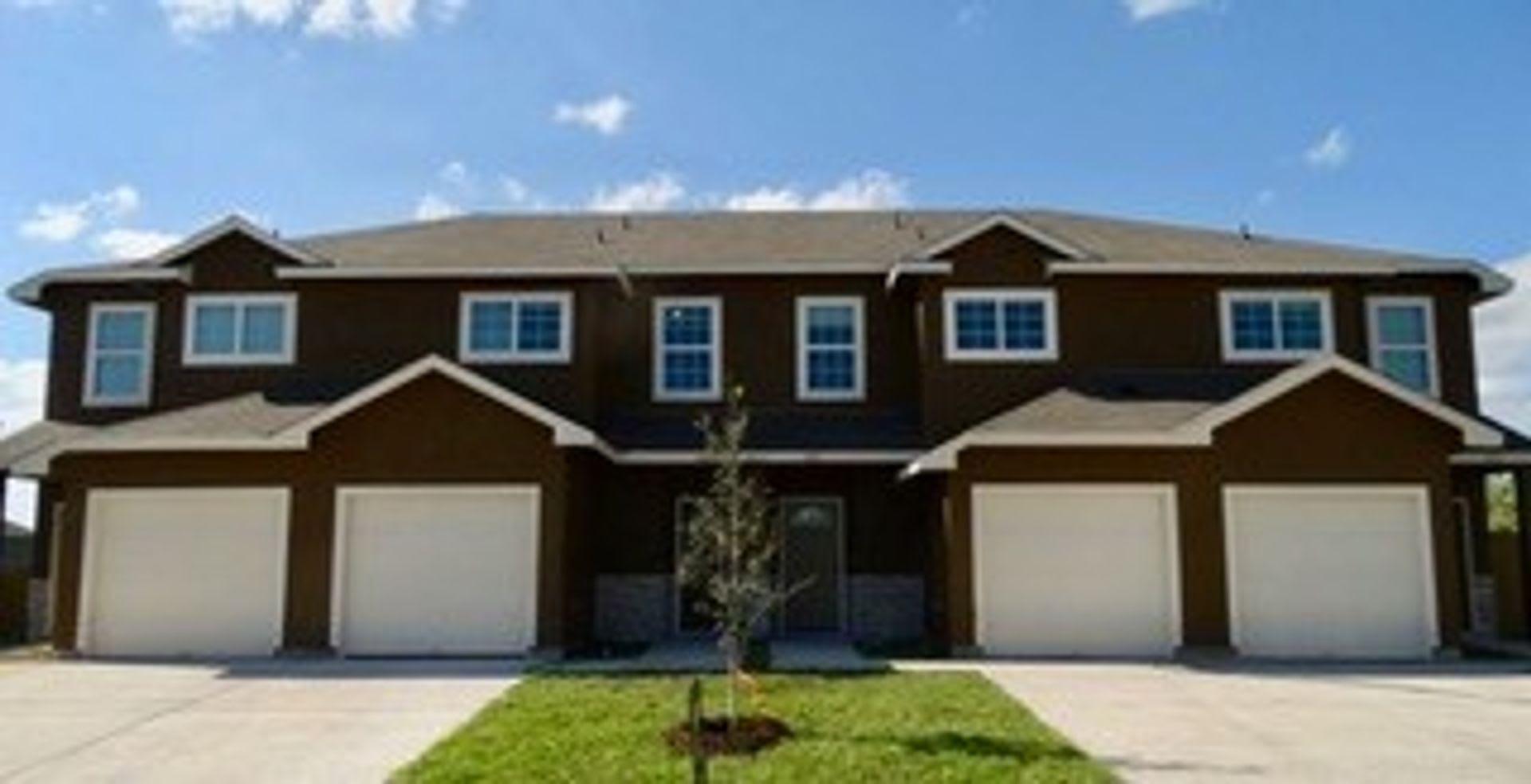 Beautiful 3 bedroom townhome located in Northeast San Antonio! – photo 1