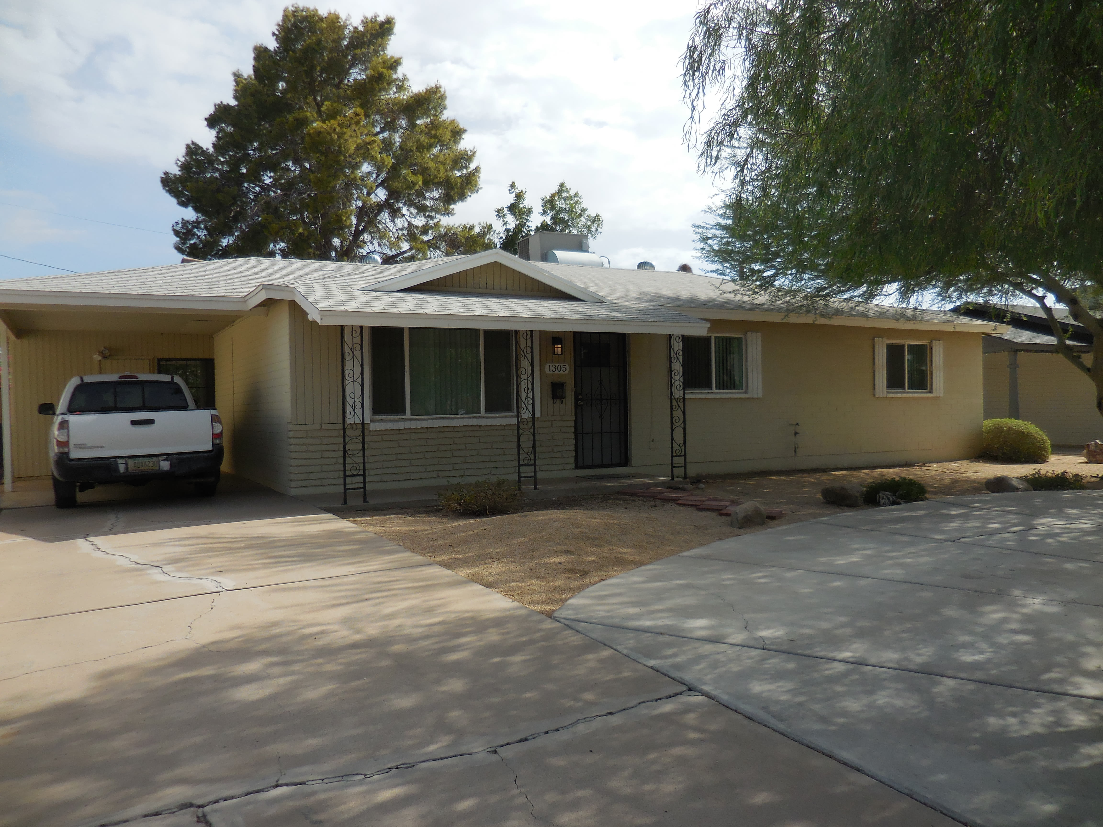 1305 E Don Carlos Ave – photo 1