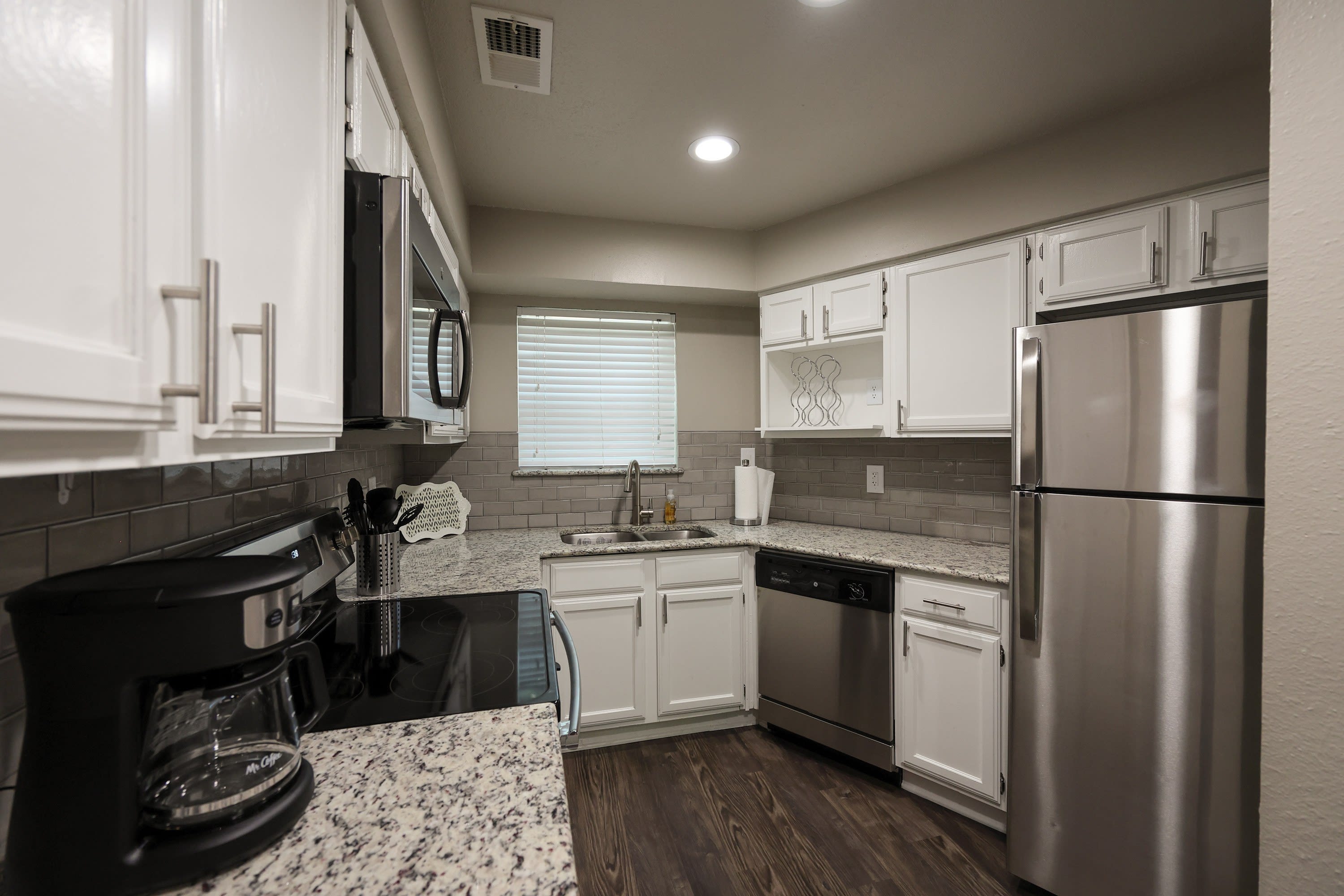 Deerwood Apartments – photo 1