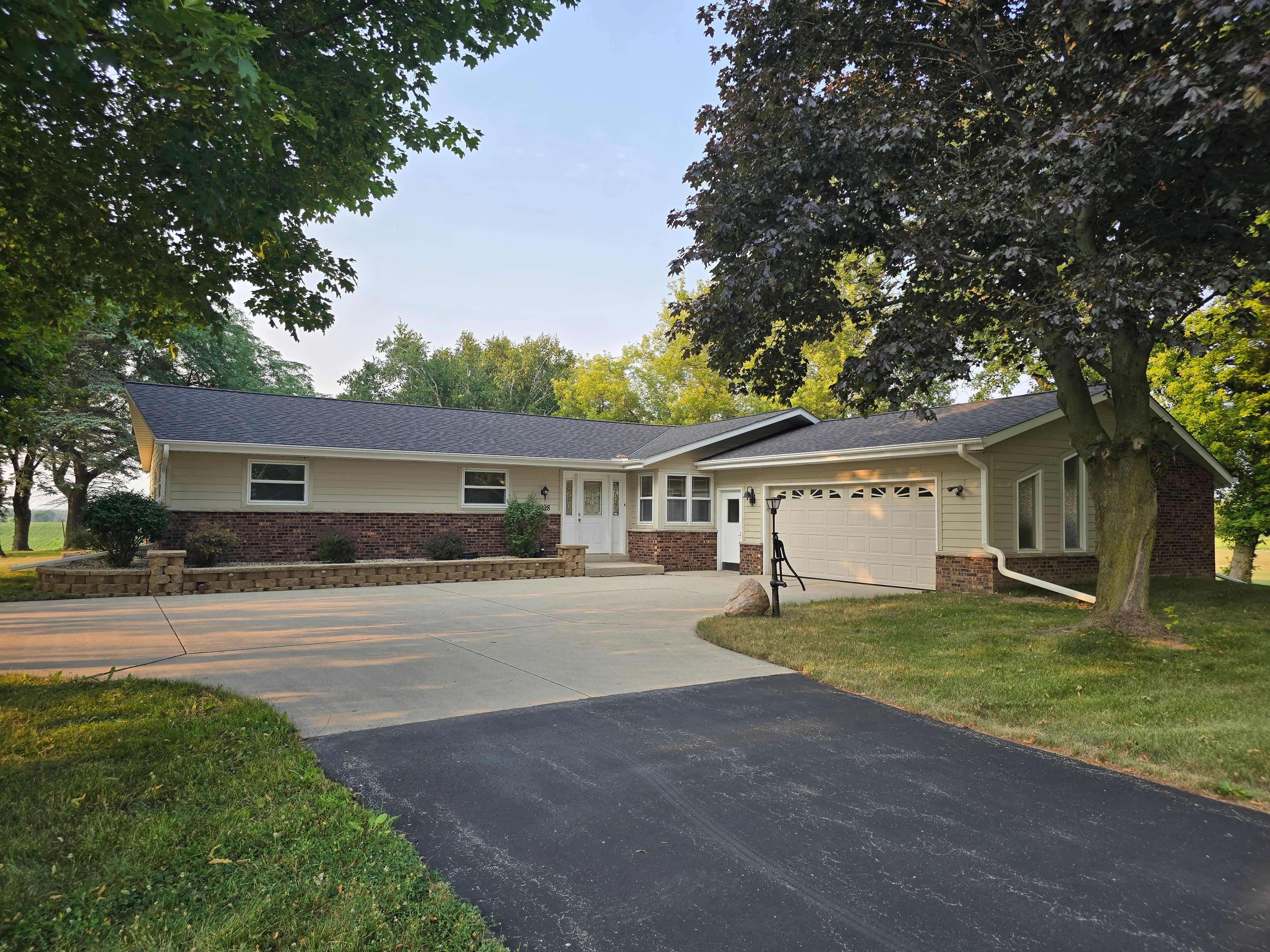 1998 Sherman Road – photo 1 of 16