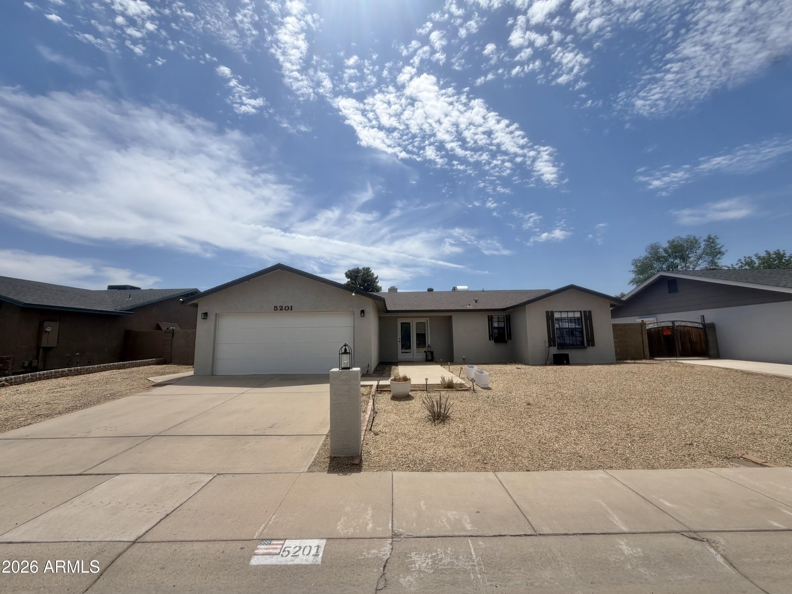 5201 W MERCER Lane – photo 1