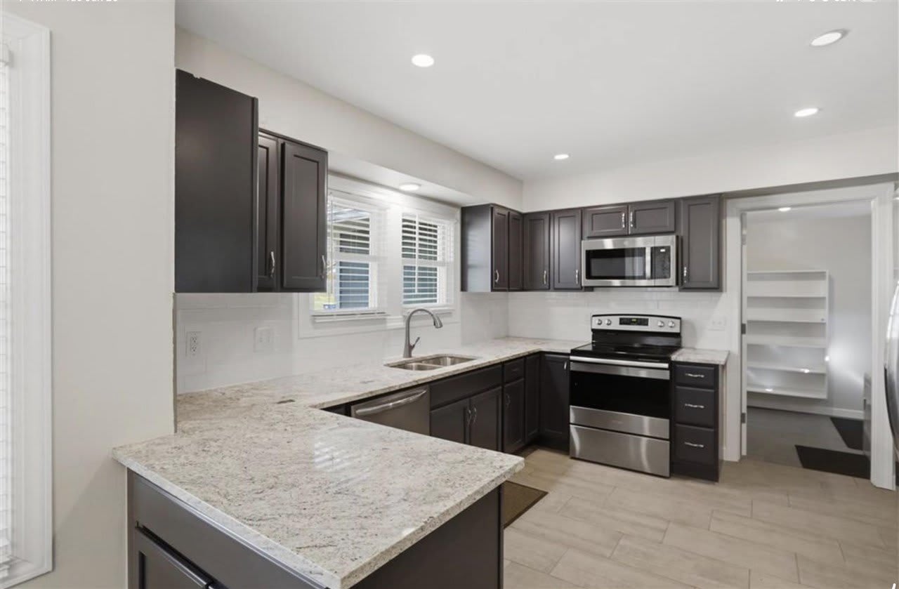 823 S Ridge Drive – photo 1 of 104