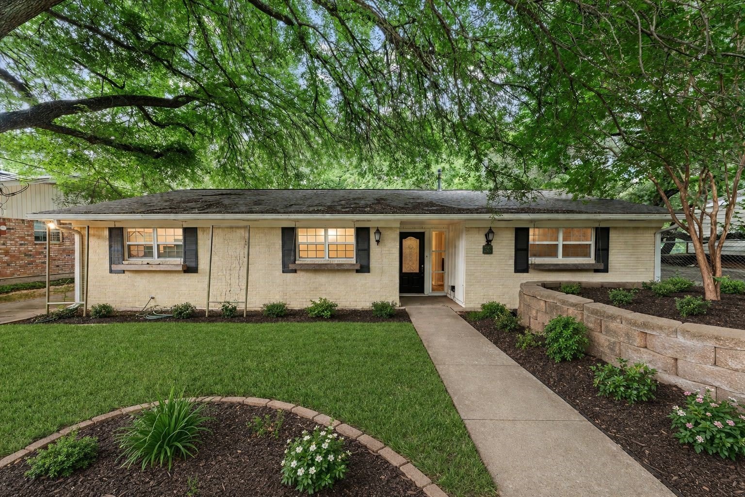 518 Fairway Road – photo 1 of 26