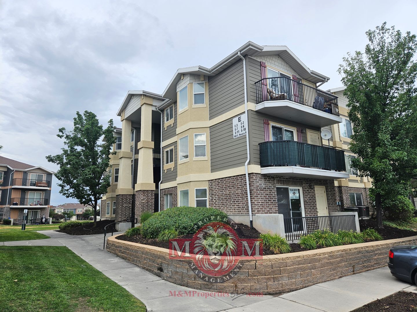 Great Ground-Level 3 Bed 2 Bath Sandy Condo! – photo 1