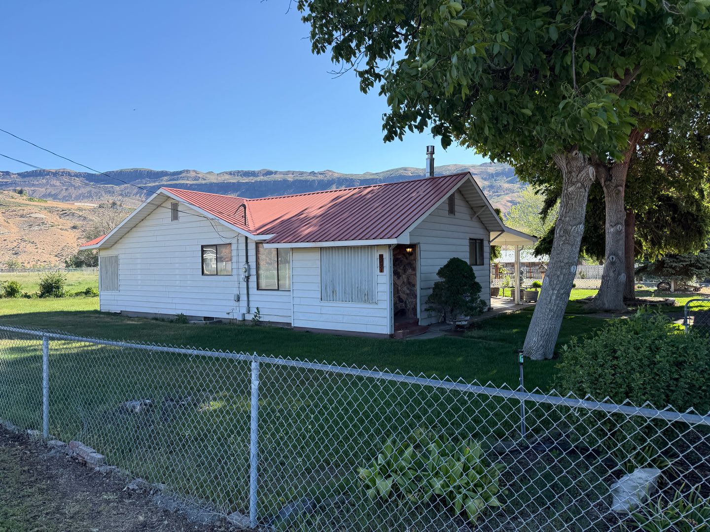 Adorable 1970's Farmhouse – photo 1 of 10