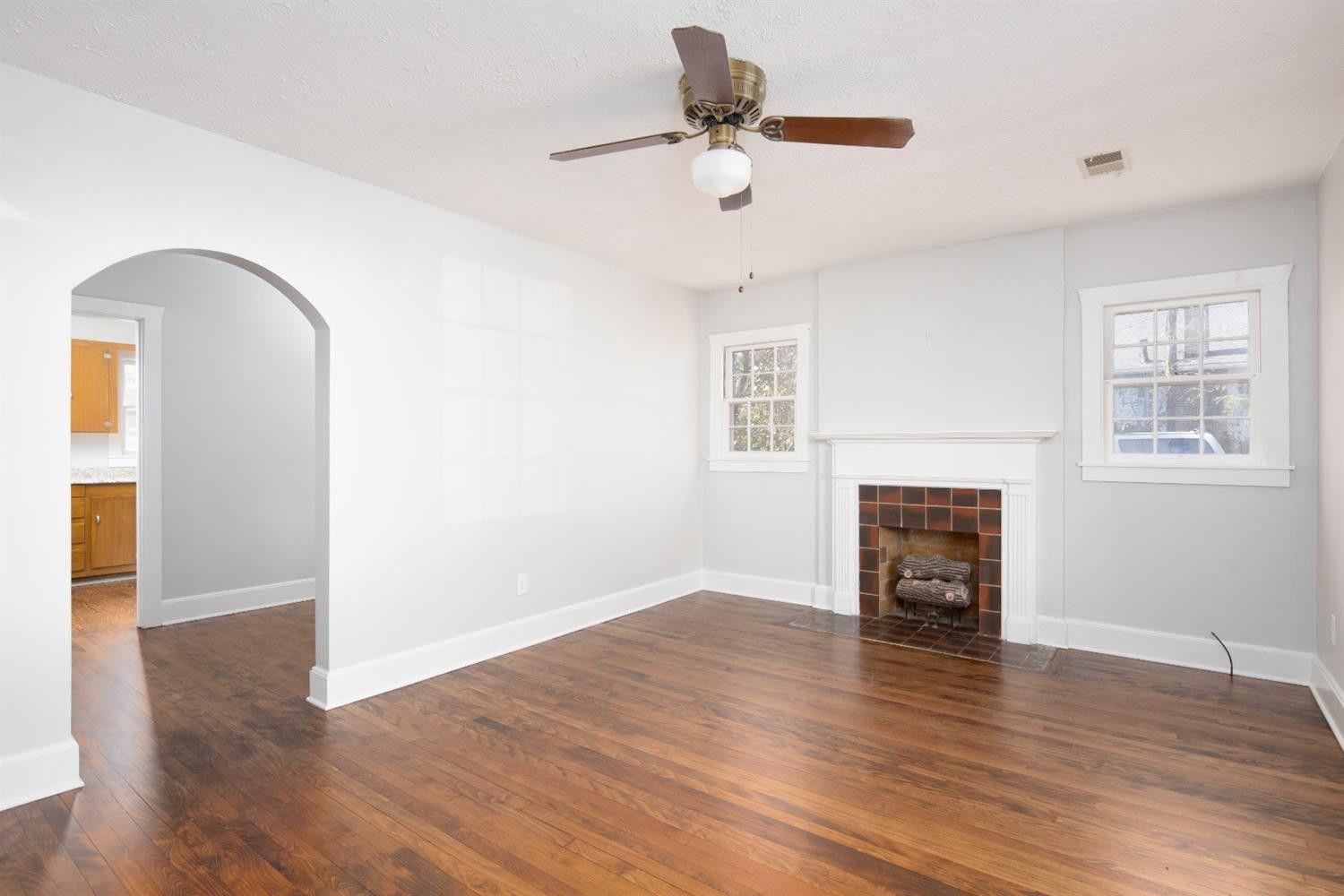 1220 Hammond Avenue – photo 1 of 18