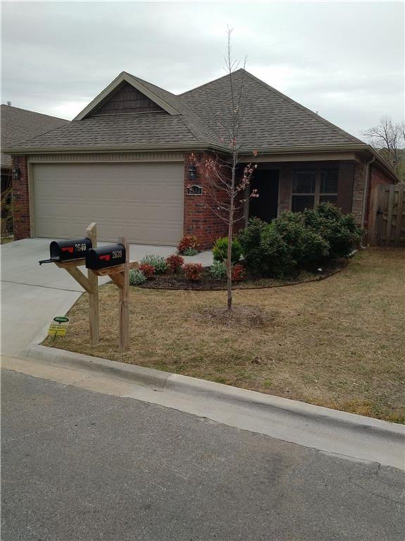 Nice Home in middle of Fayetteville – photo 1