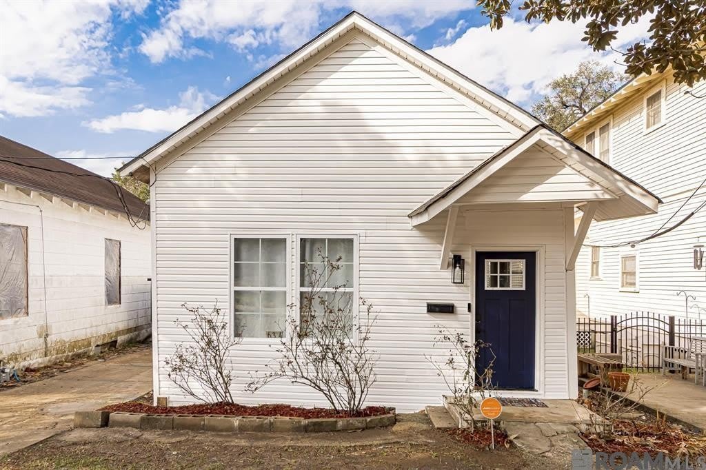 634 E Boulevard – photo 1 of 23