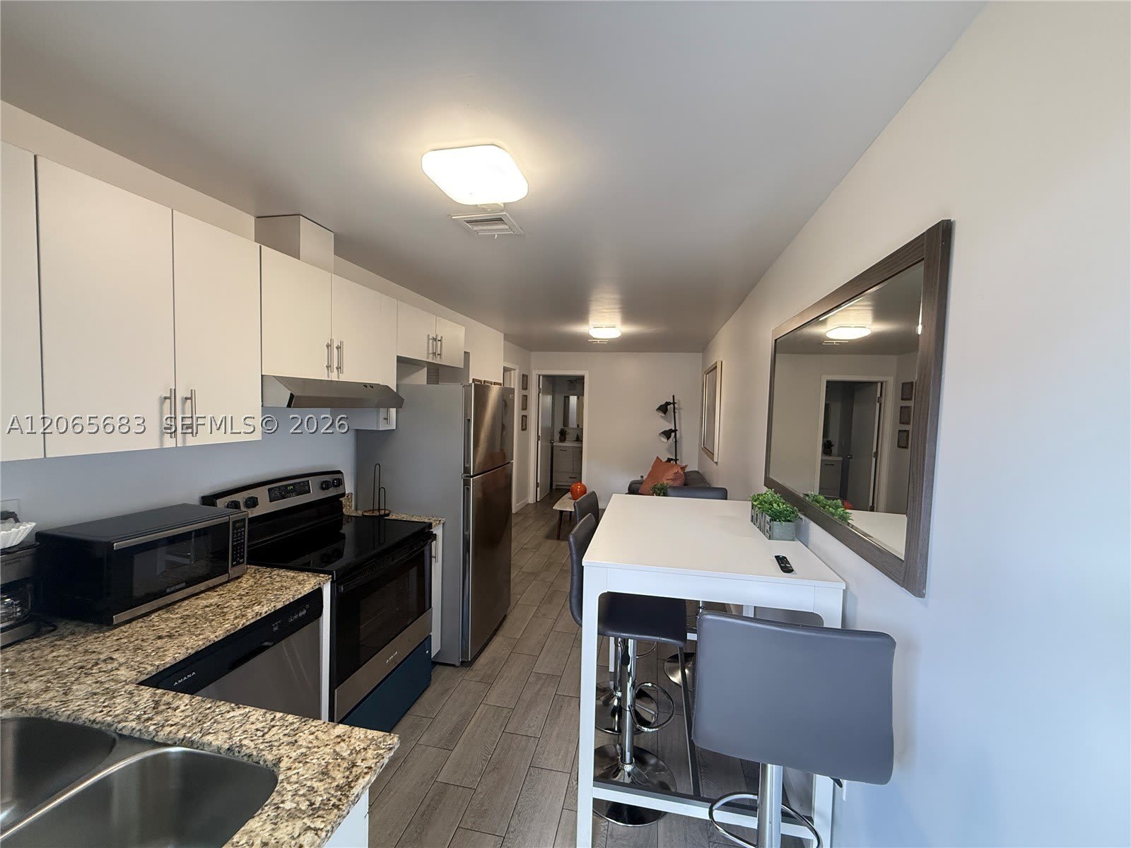 1604 SW 9th St – photo 1