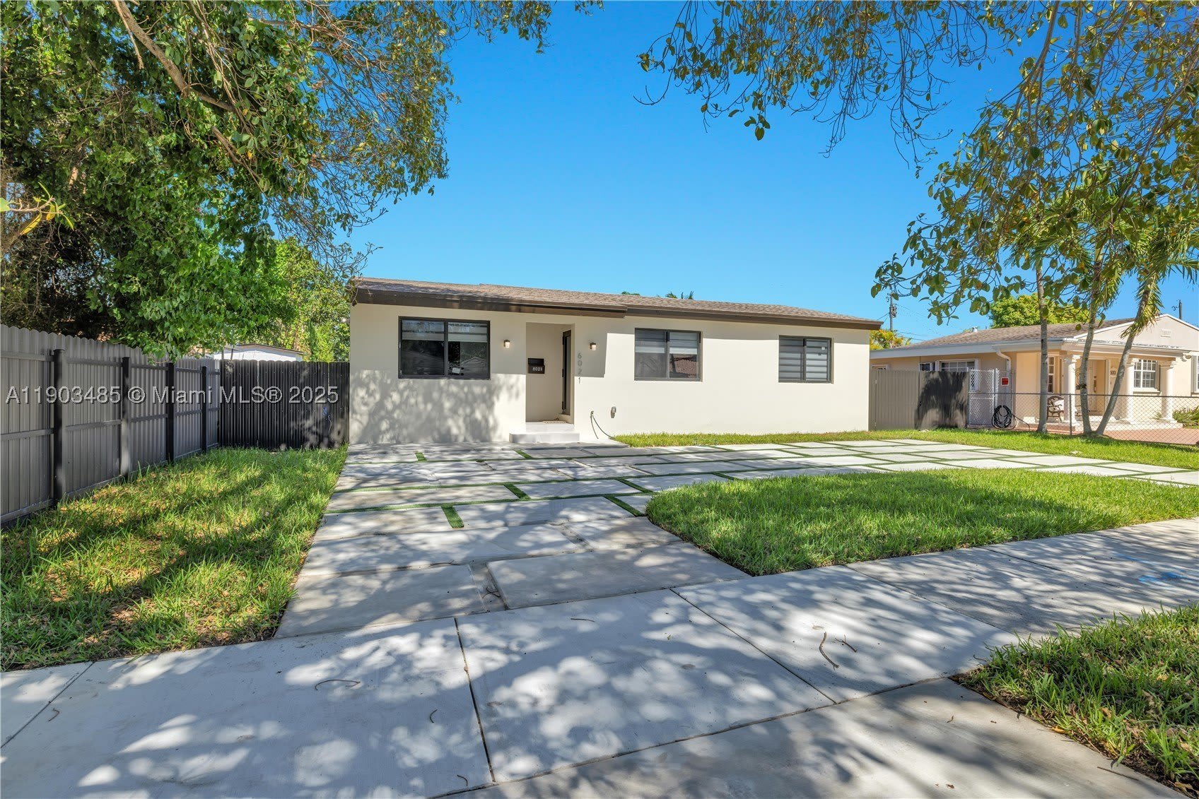 6021 SW 19th St – photo 1