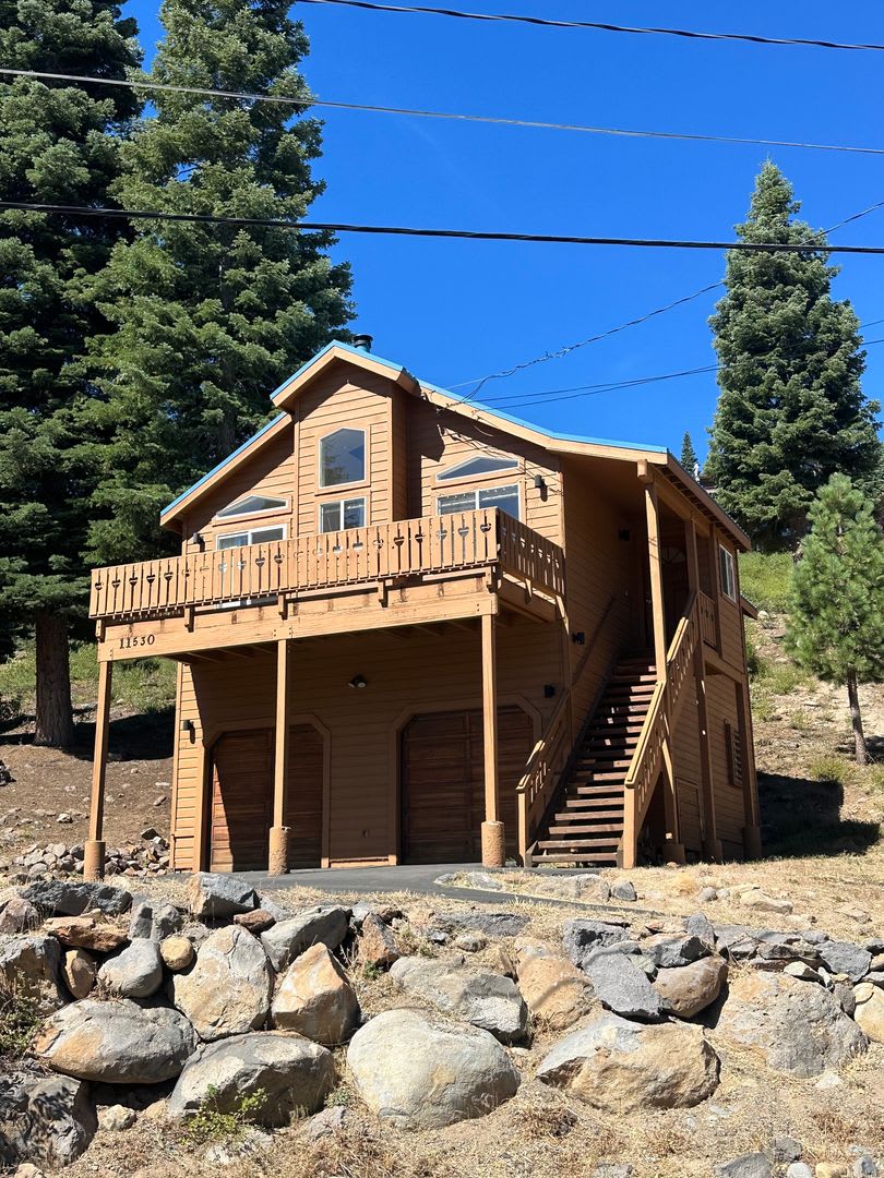 Three bedroom home in Tahoe Donner Available for long term lease – photo 1 of 20