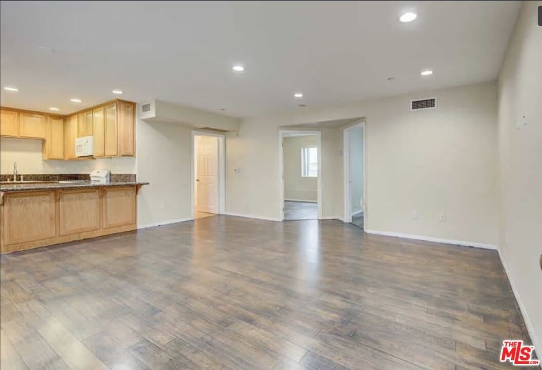 6815 Baird Ave – photo 1