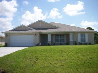 Large 3 bedroom single family home! – photo 1