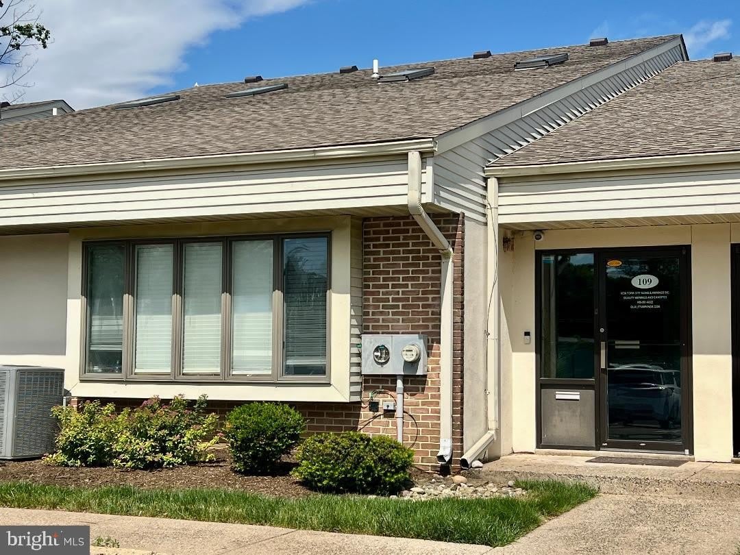 109 E PENNSYLVANIA Boulevard – photo 1