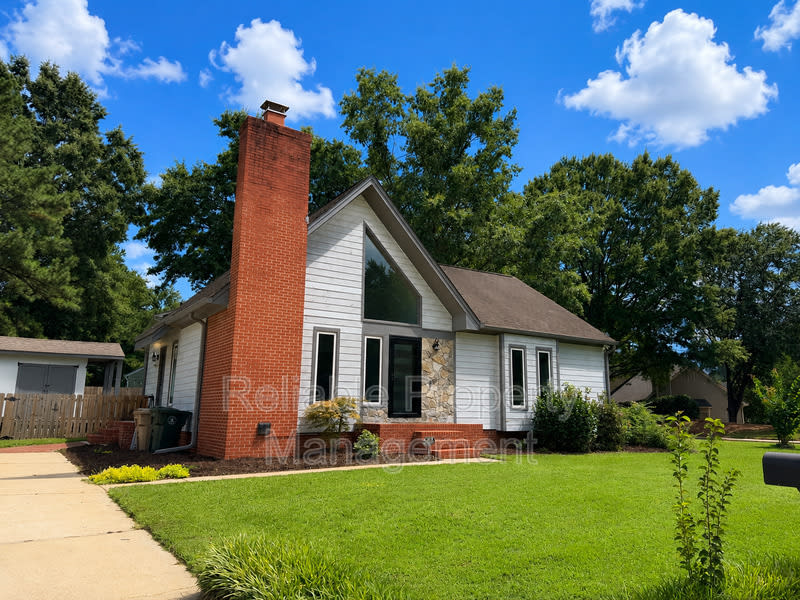 100 Longneedle Ct – photo 1