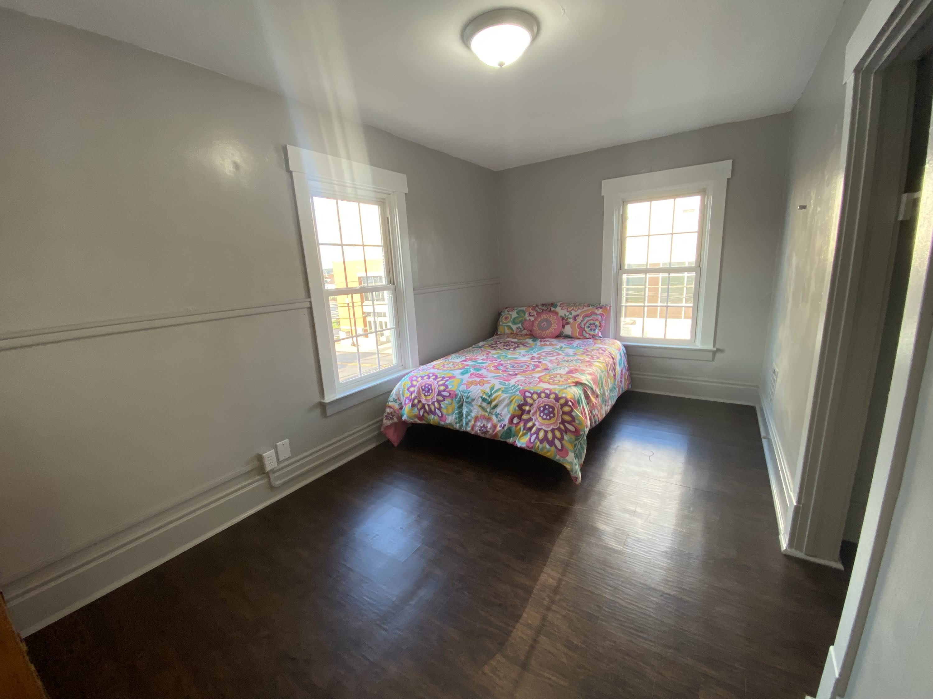 275 South 7th St, 1 – photo 1 of 7