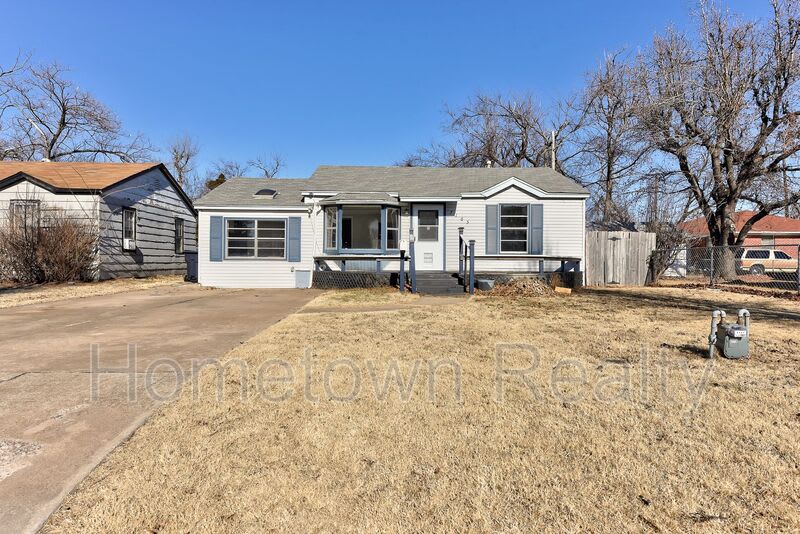 7105 NW 43rd Street – photo 1 of 24