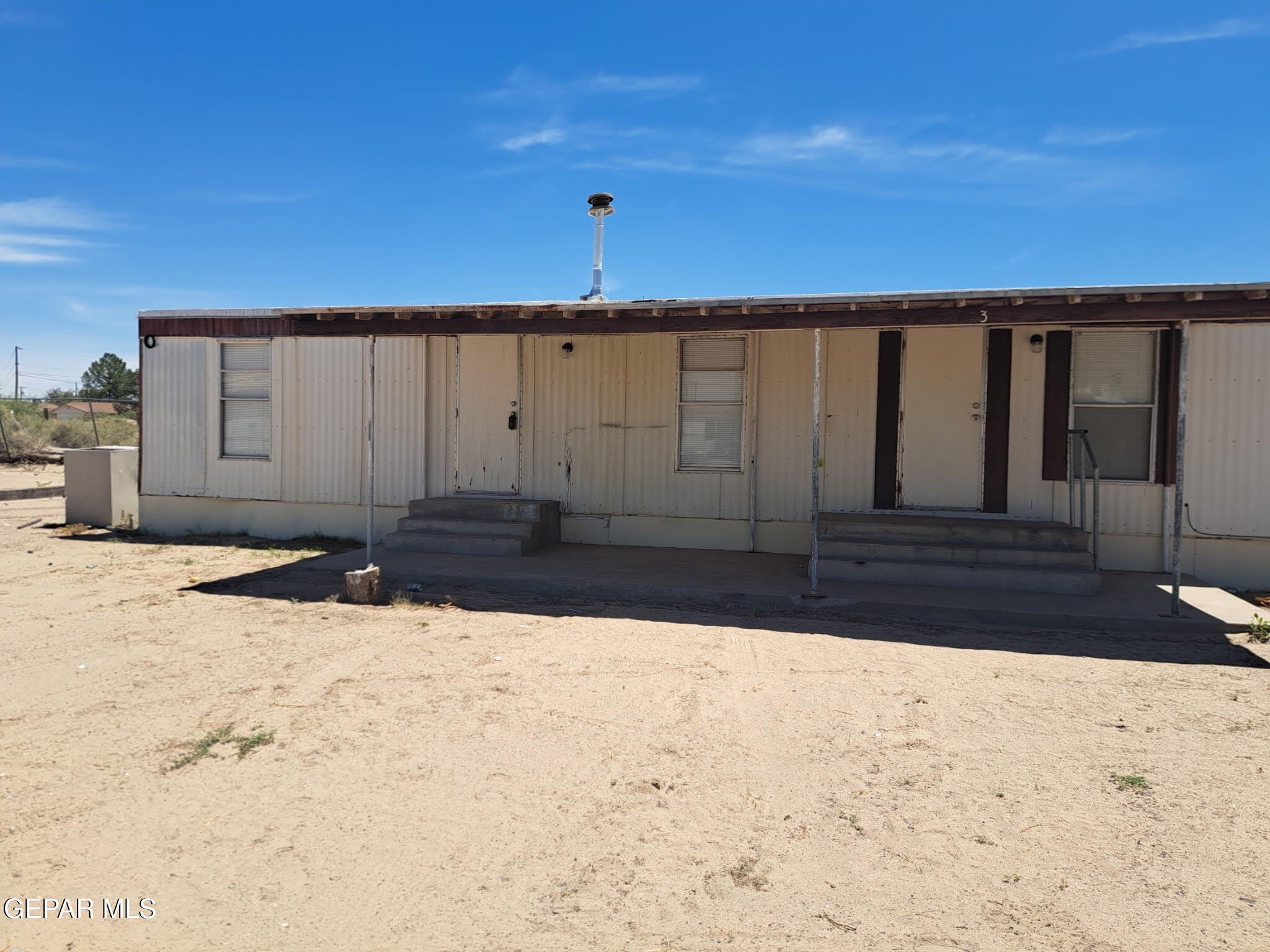 905 Ne Camp Street – photo 1 of 8