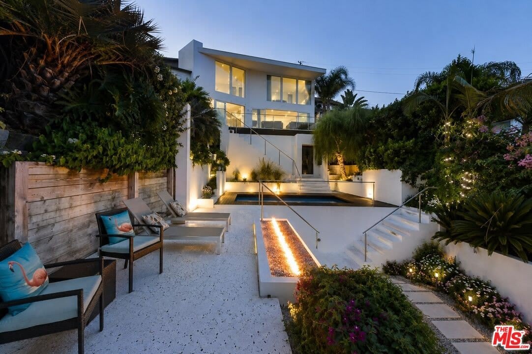 8380 HOLLYWOOD – photo 1