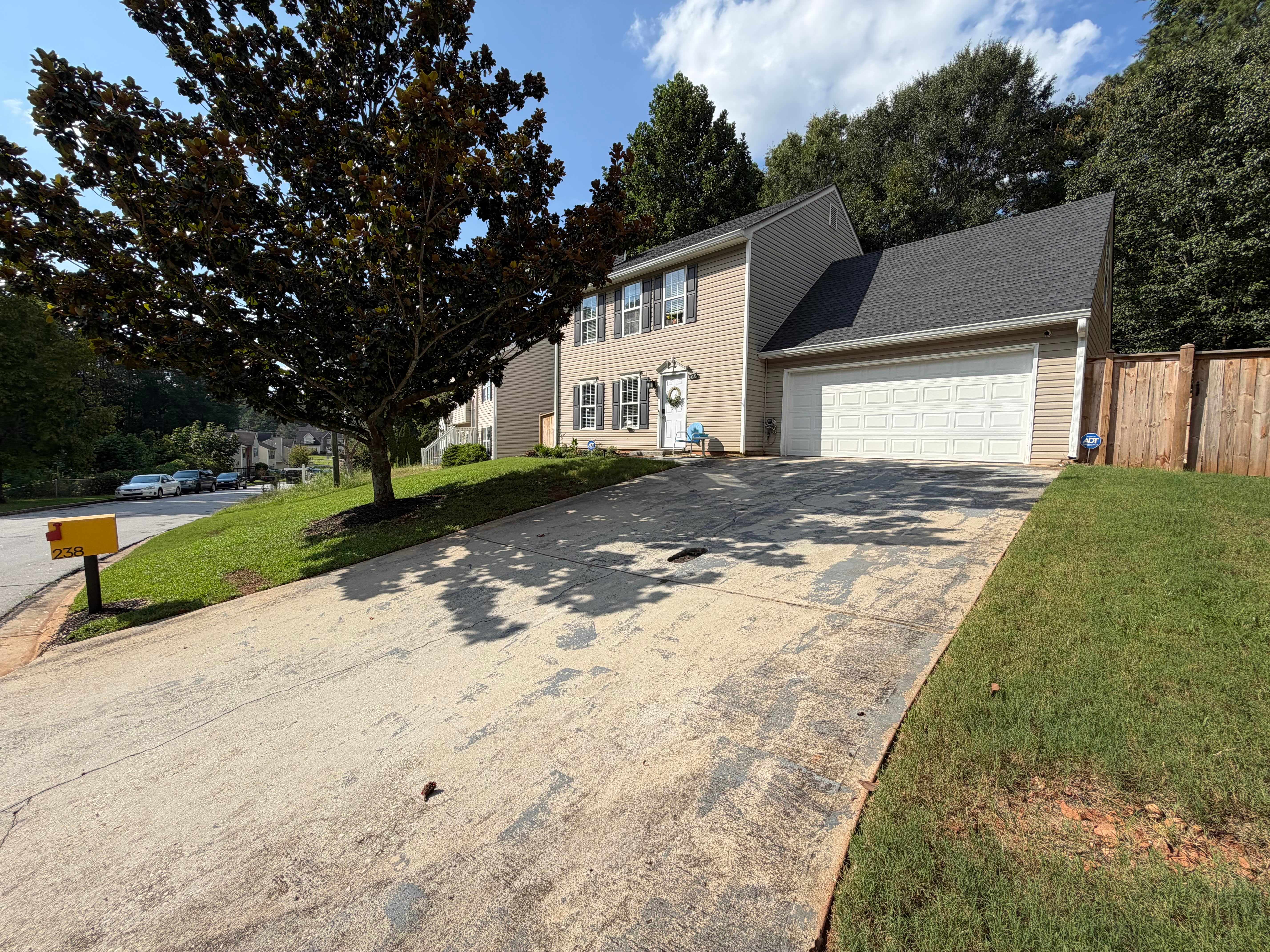 2386 Mills Bend – photo 1 of 16