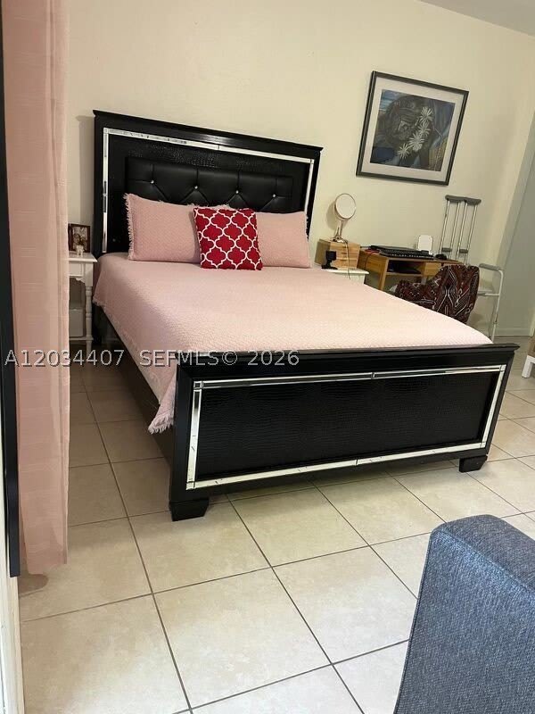730 SW 10th St – photo 1