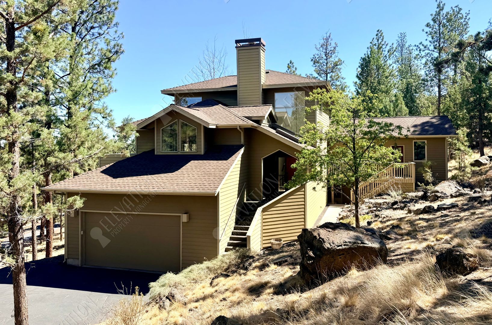5BR / 3.5BA Forest Retreat in NW Bend with ADU included – photo 1 of 66