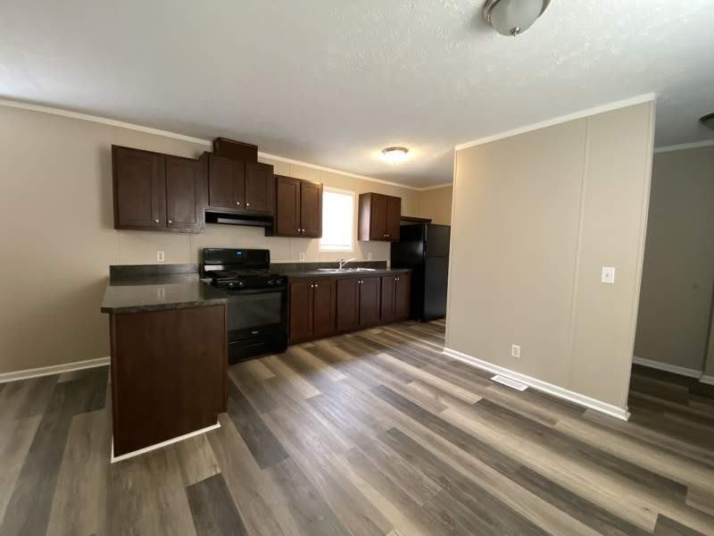 215 Macon – photo 1 of 19
