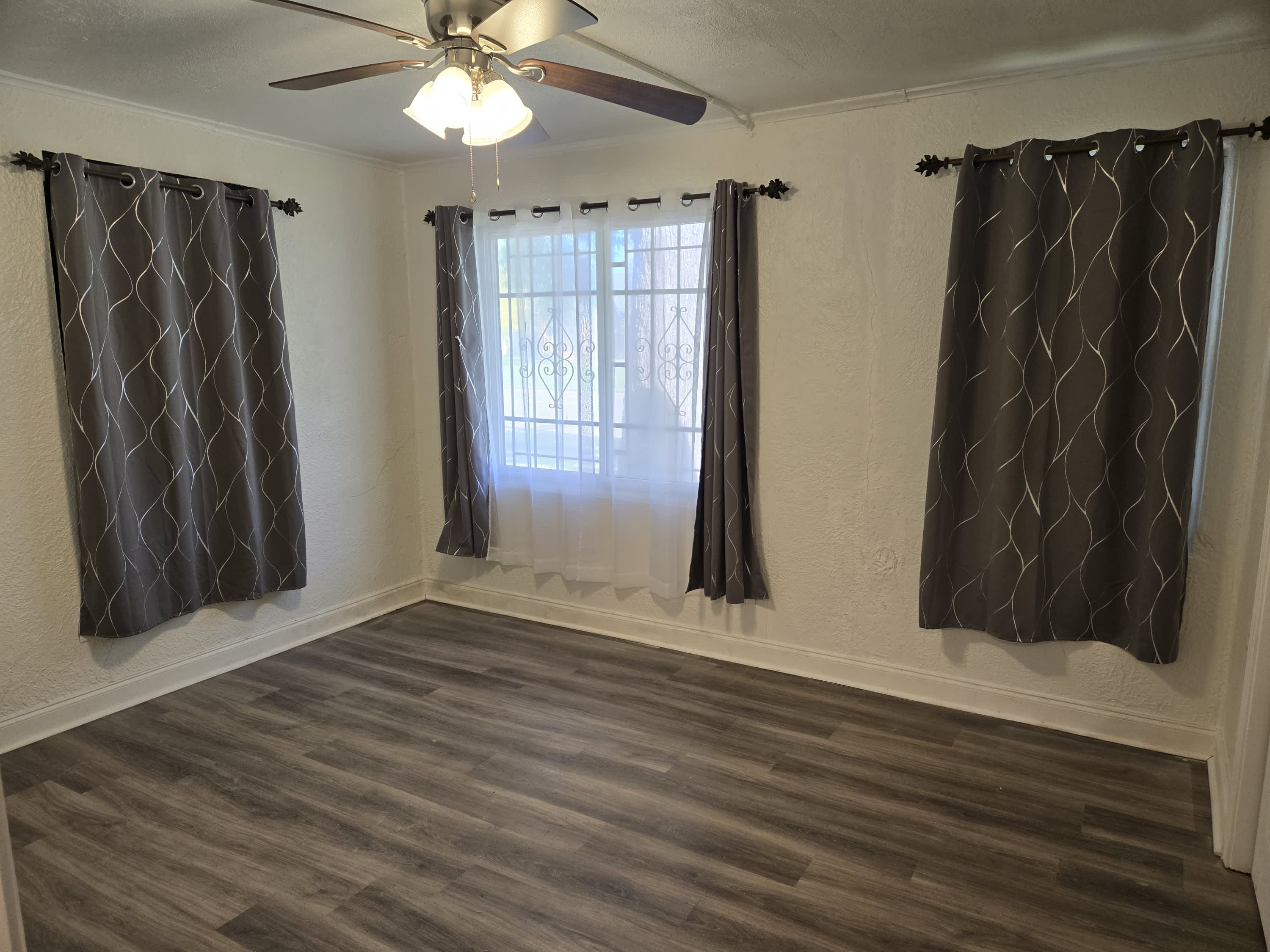 2175 N Broad St – photo 1