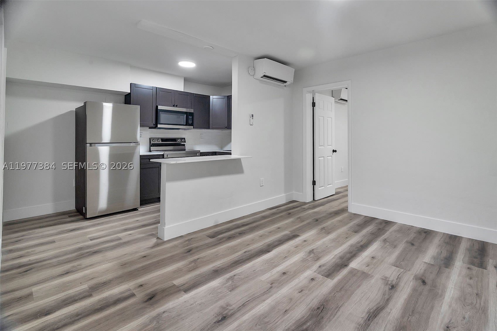 4037 SW 65th Ave – photo 1