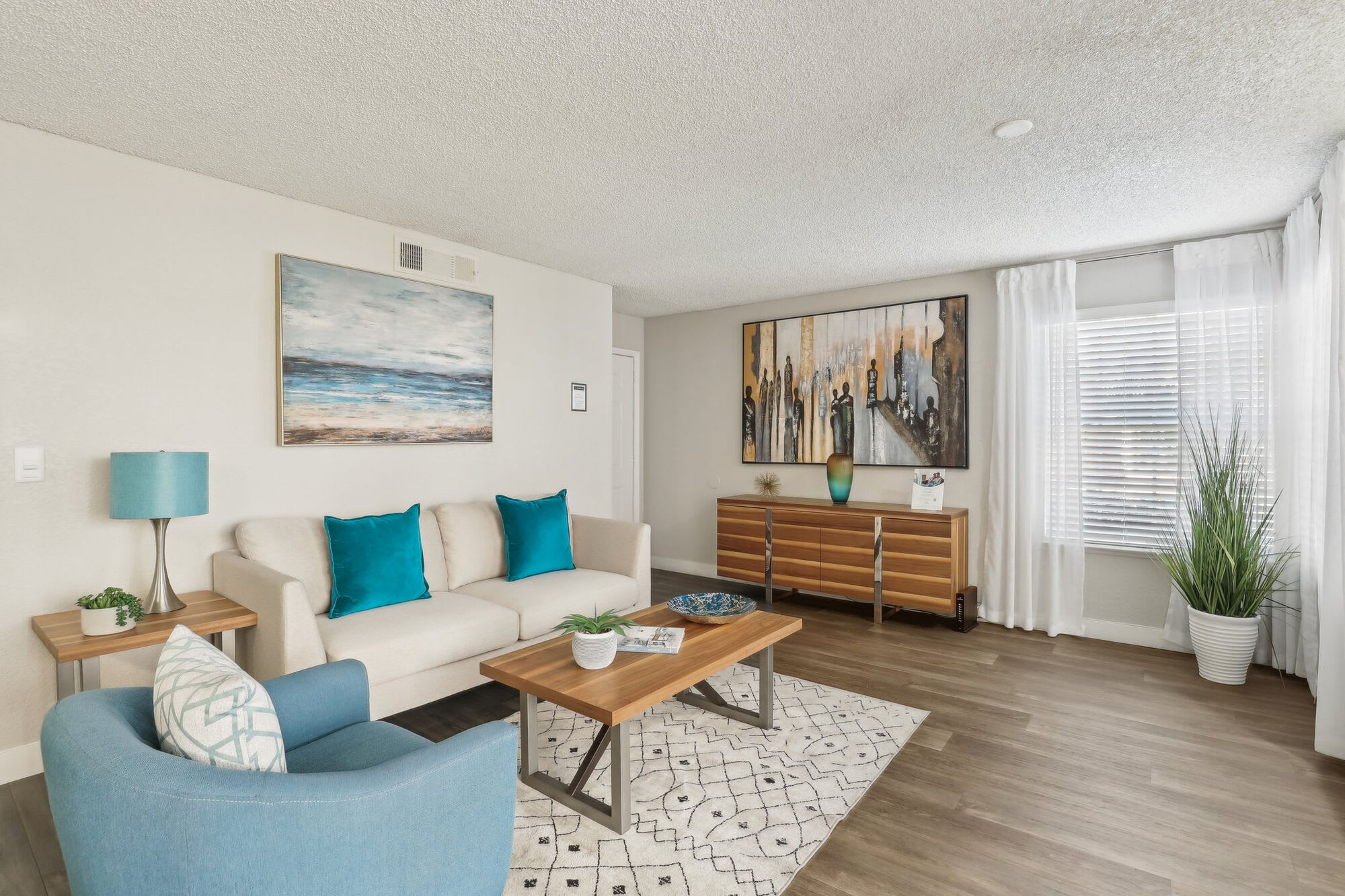 23Twelve Luxe Apartments – photo 1