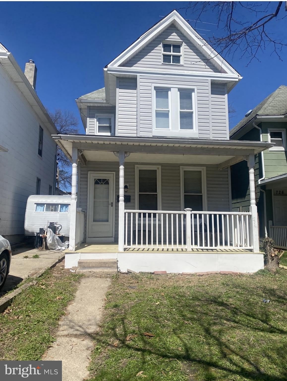 724 E 35TH Street – photo 1