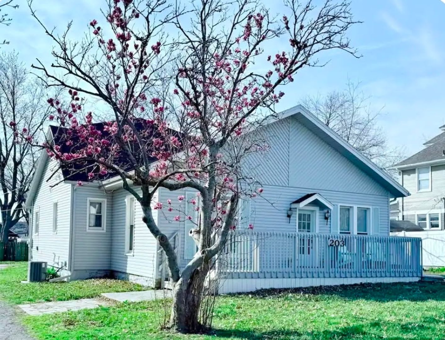 Beautifully Updated 3 Bedroom Home In Downtown Lee S Summit – photo 1 of 336
