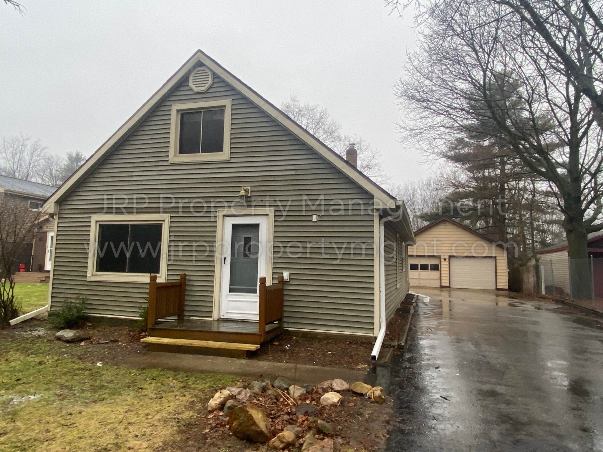 3148 Robinson Road – photo 1 of 10