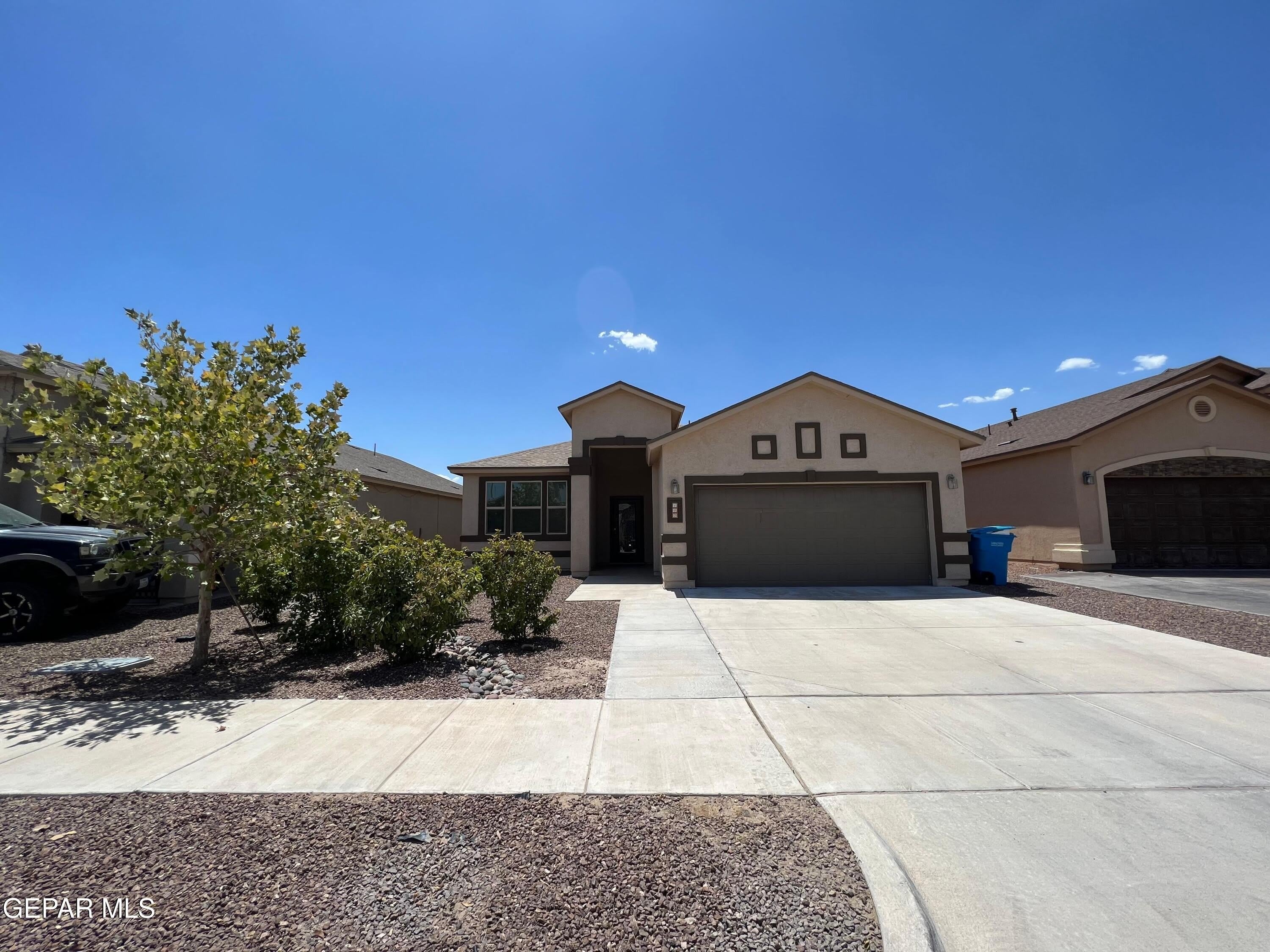 147 N MANZANITA Drive – photo 1