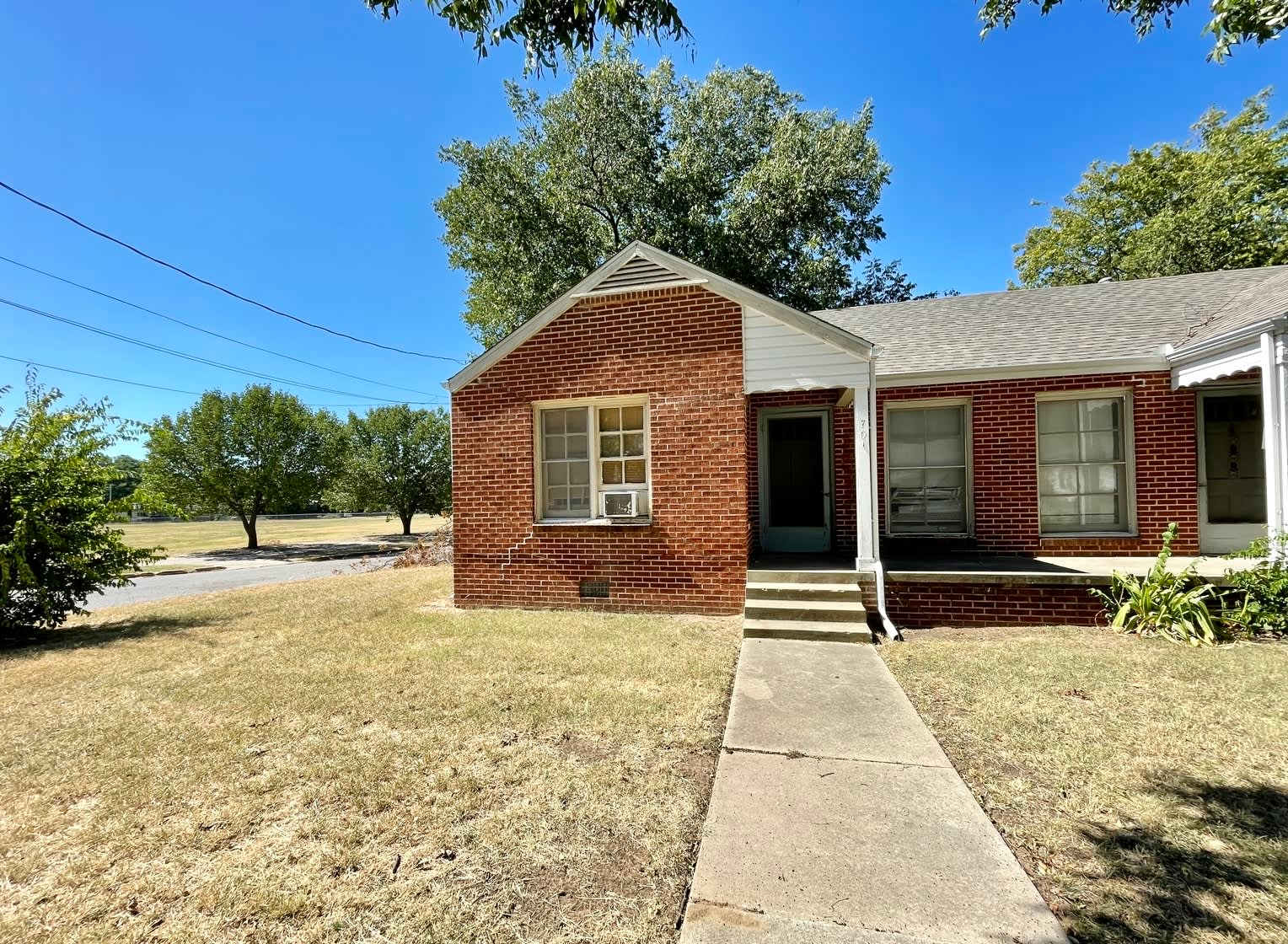 701 E NW – photo 1 of 15