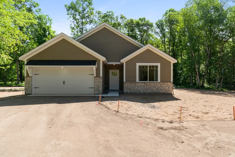 35662 Bonnie Lakes Road – photo 1 of 10
