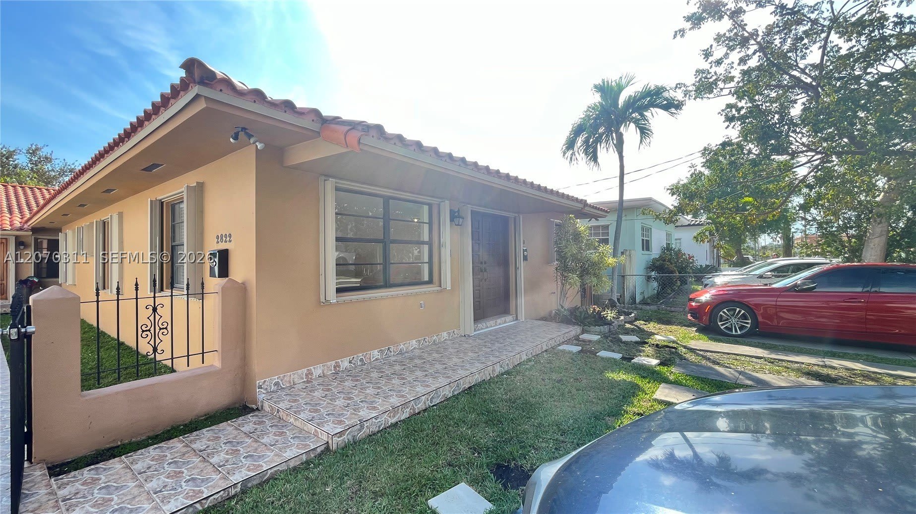 2820 SW 25th St – photo 1