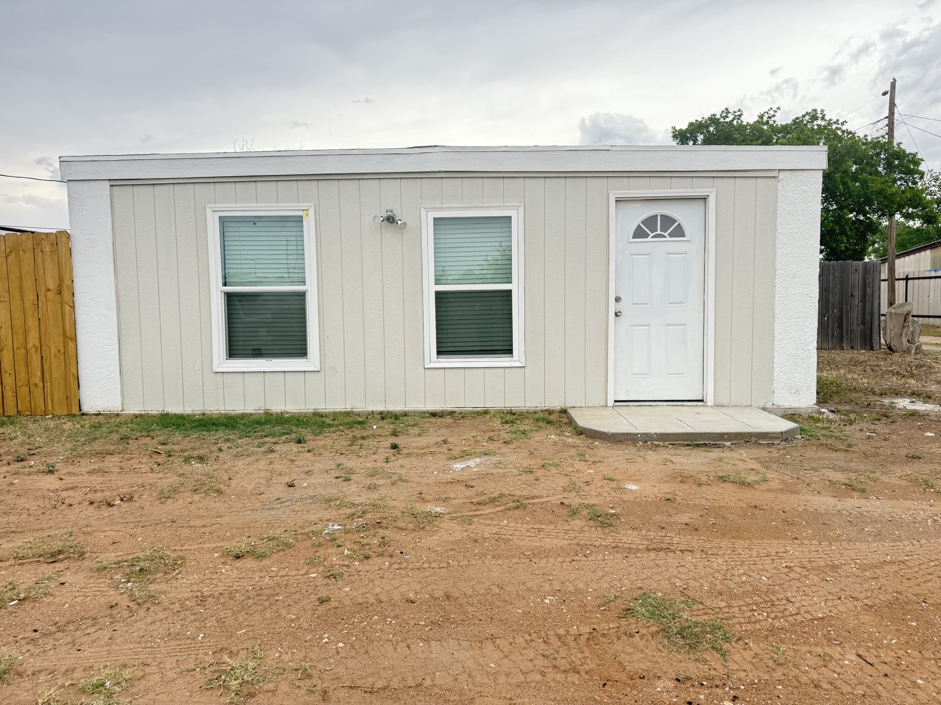 3100 Thomas Avenue – photo 1