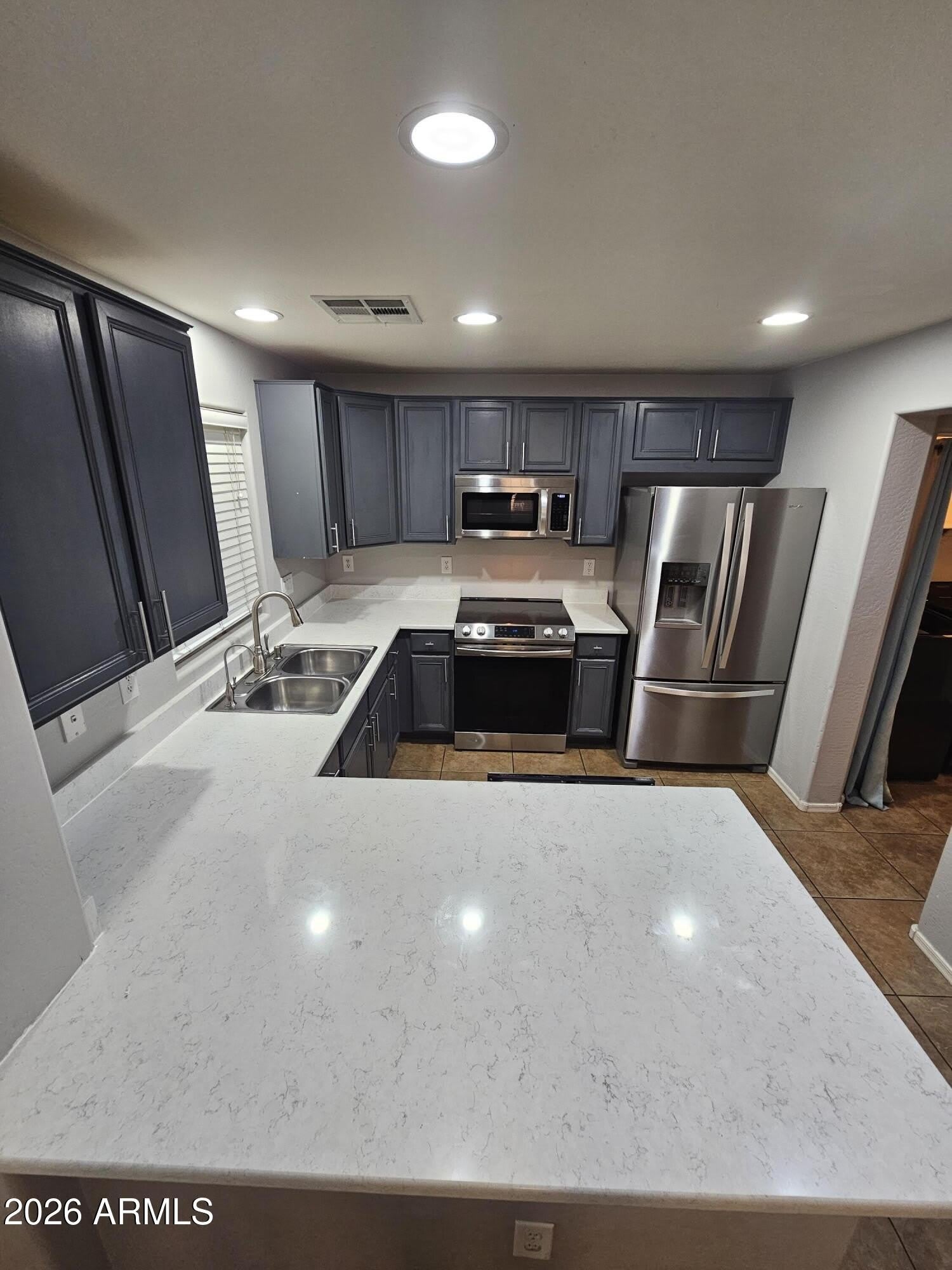 1638 S MARTINGALE Road – photo 1