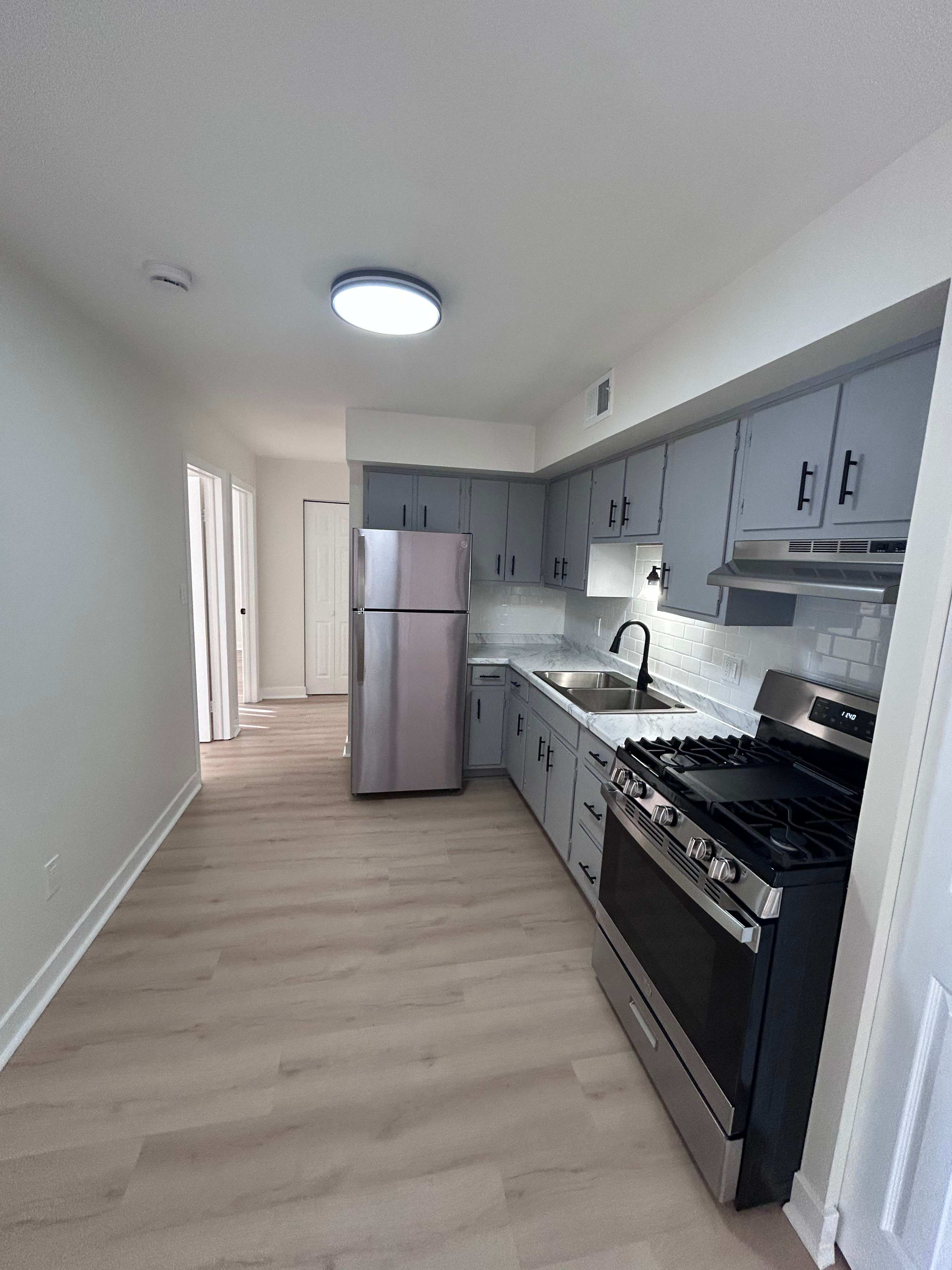 703 E 12th St – photo 1