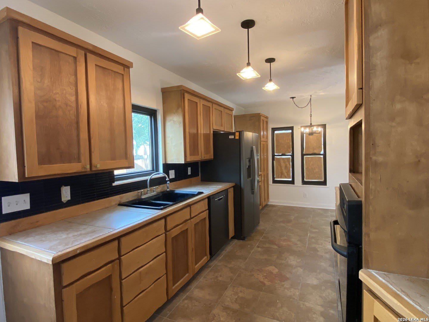 1614 W ROSEWOOD AVE – photo 1
