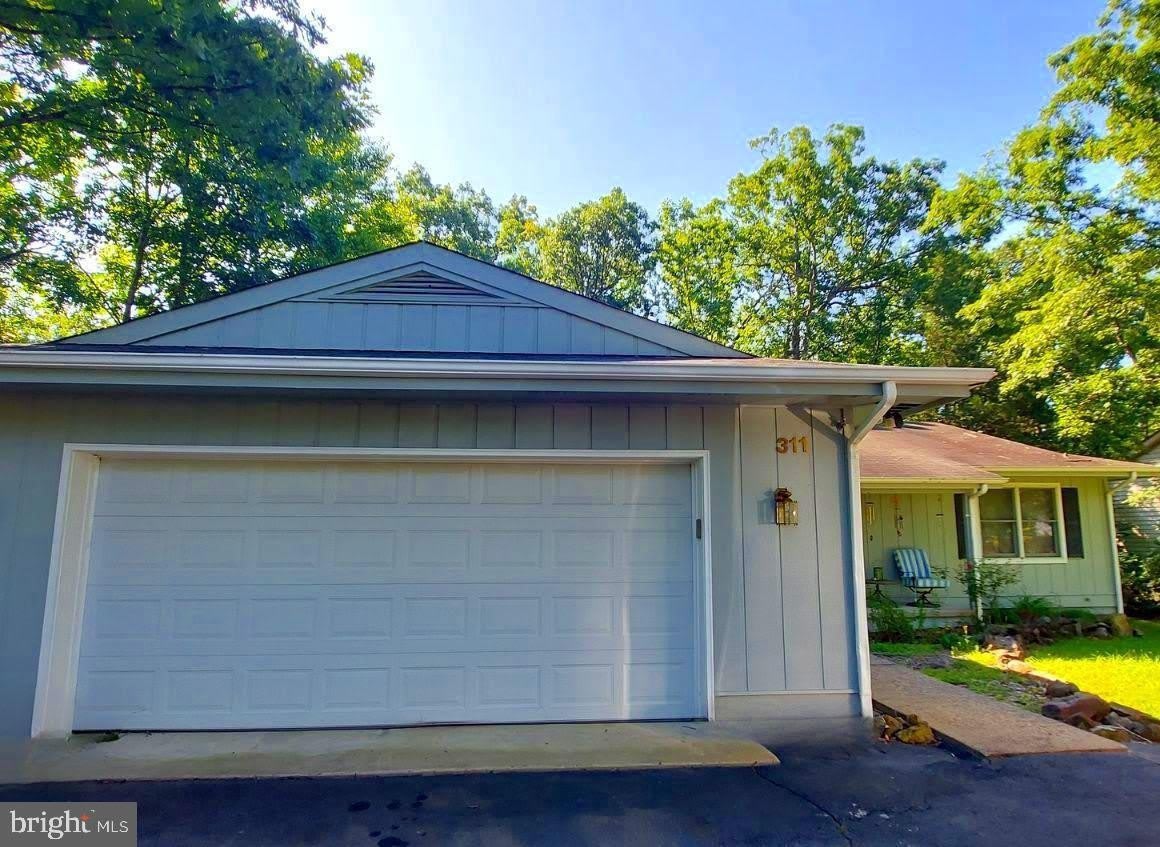 311 YORKTOWN Boulevard – photo 1 of 11
