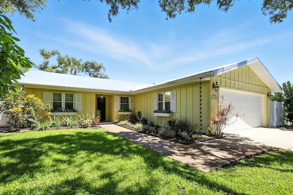 725 Acacia Road – photo 1
