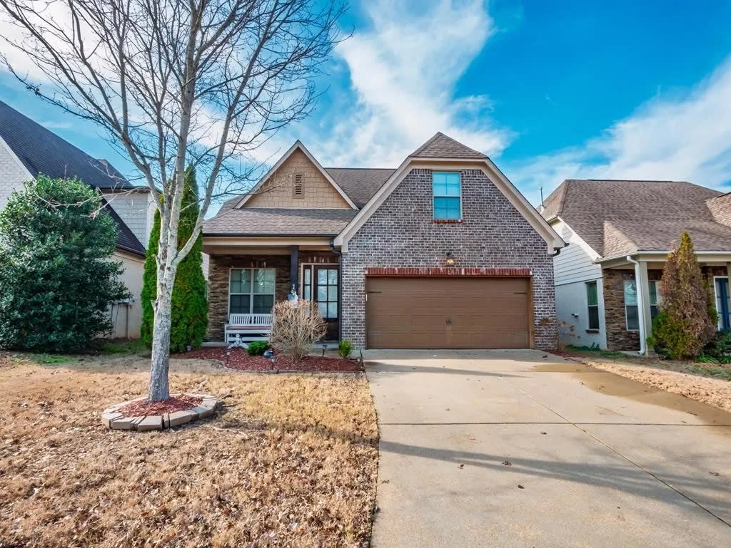 122 Westbury Circle – photo 1 of 19