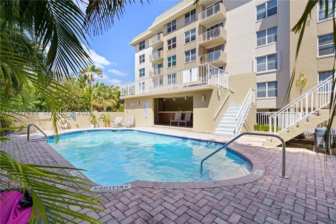 1050 SE 15th St – photo 1