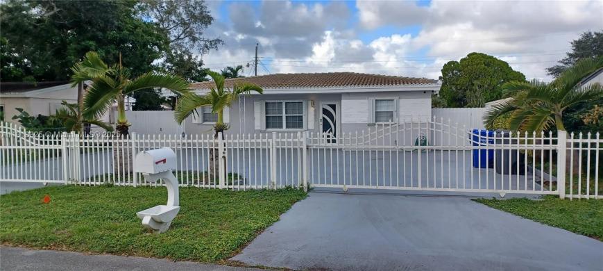 6231 S Mayo St – photo 1