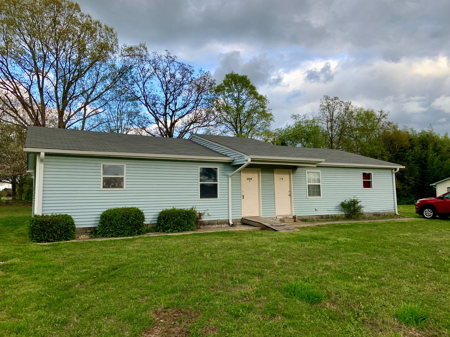 2 Bedroom Duplex with Yard – photo 1 of 6